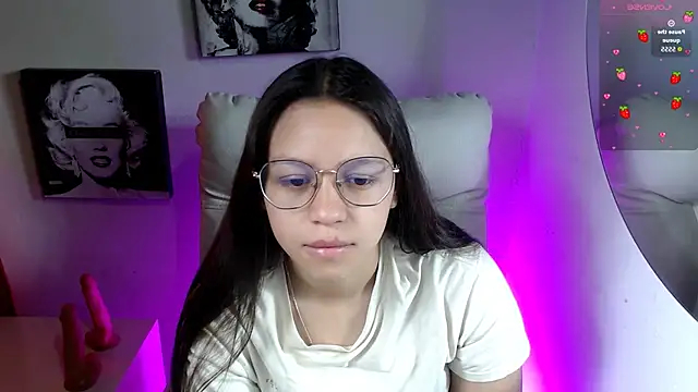 Snapshot of SamanthaRoldaan chatting on 15, 11, 2025 SamanthaRoldaan online show from 15, 11, 2025