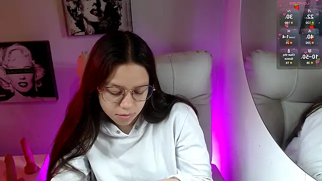 Snapshot of SamanthaRoldaan chatting on 19, 11, 2025 SamanthaRoldaan online show from 19, 11, 2025