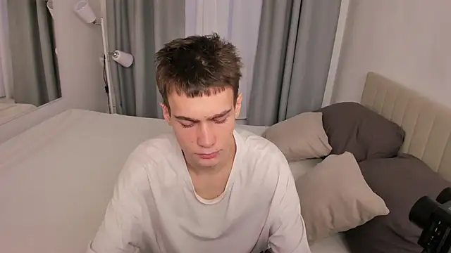 Snapshot of Kevin_Kesi chatting on 23, 11, 2025 Kevin Kesi online show from 23, 11, 2025