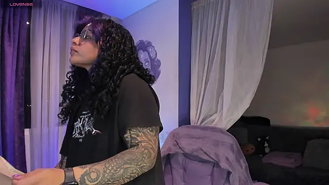 Snapshot of witchviolet chatting on 10, 3, 2026 witchviolet online show from 10, 3, 2026