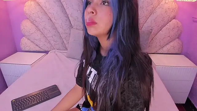 chloe watson  online show from 26, 12, 2024