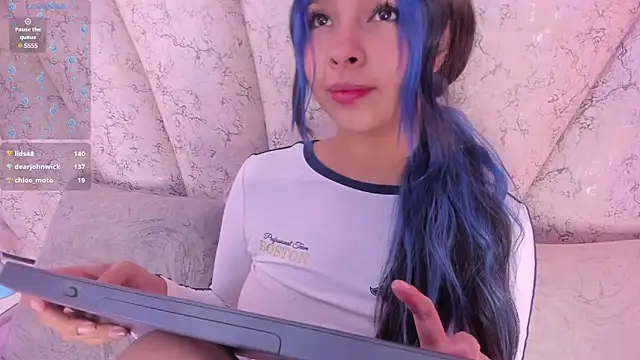 chloe watson  online show from 29, 1, 2025