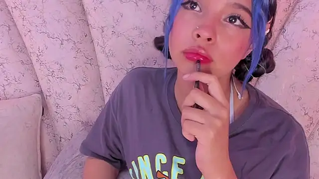 chloe watson  online show from 30, 1, 2025