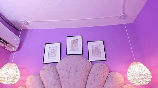 chloe watson  online show from 8, 2, 2025