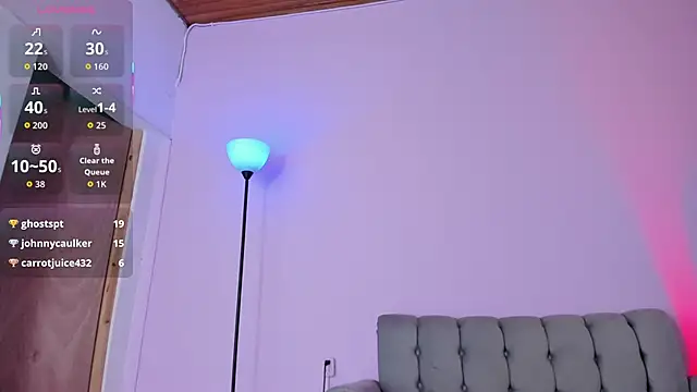 Snapshot of zoe6x chatting on 13, 11, 2025 zoe6x online show from 13, 11, 2025