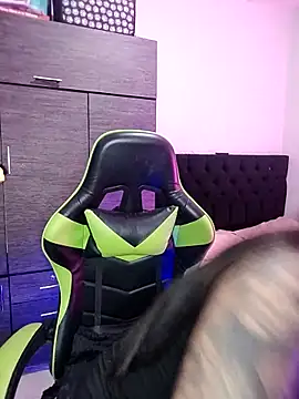 leila 22 online show from 19, 3, 2025