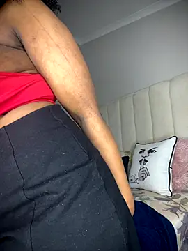 Bustygoddess32 online show from 18, 11, 2025