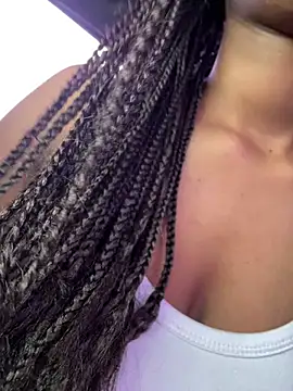 Snapshot of MilaDreama chatting on 19, 2, 2025 MilaDreama online show from 19, 2, 2025