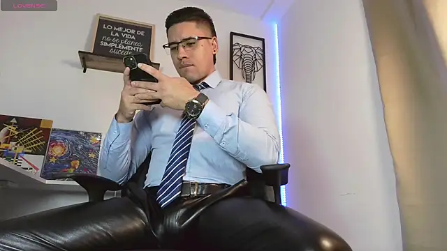 Snapshot of Thonydupont chatting on 18, 10, 2025 Thonydupont online show from 18, 10, 2025