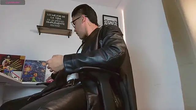 Snapshot of Thonydupont chatting on 8, 11, 2025 Thonydupont online show from 8, 11, 2025