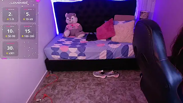 julieth love  online show from 17, 11, 2025