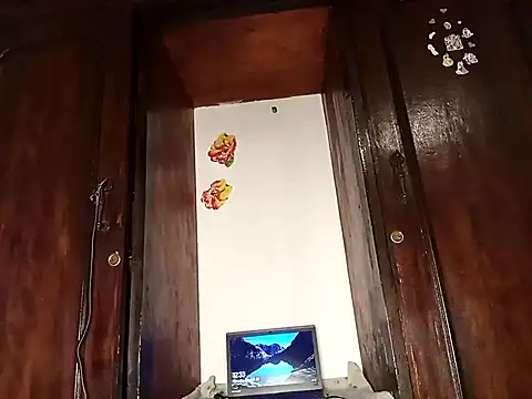 Snapshot of The-Peach-Flexer chatting on 29, 10, 2025 The-Peach-Flexer online show from 29, 10, 2025