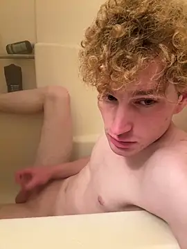 Snapshot of CreamyAustin chatting on 18, 11, 2025 CreamyAustin online show from 18, 11, 2025