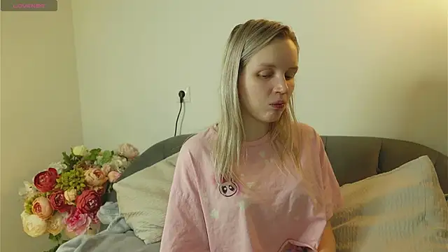 Beatrica Klein online show from 17, 11, 2025