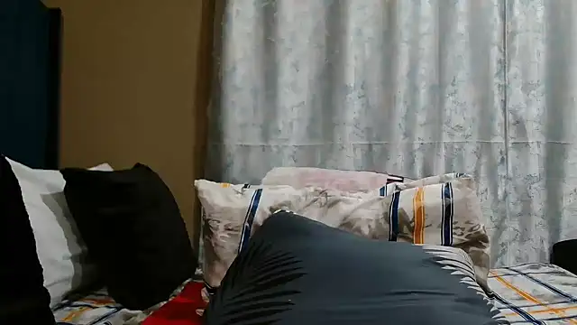 Snapshot of BERNINIBLUSHX89 chatting on 16, 10, 2025 BERNINIBLUSHX89 online show from 16, 10, 2025