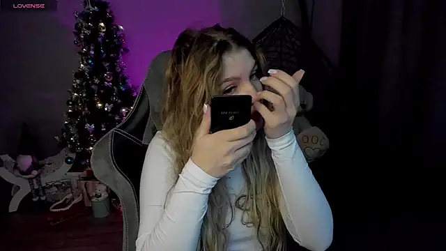 Snapshot of lily_williamss chatting on 20, 12, 2024 lily williamss online show from 20, 12, 2024