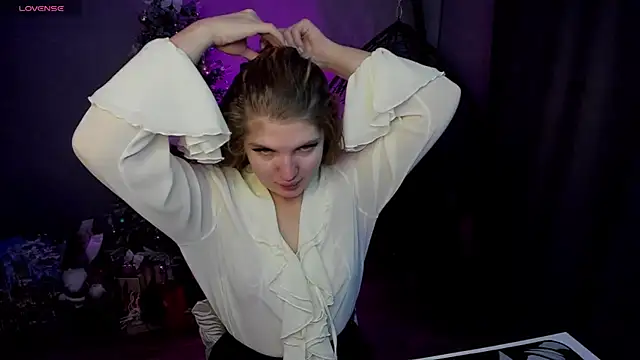 Snapshot of lily_williamss chatting on 13, 11, 2025 lily williamss online show from 13, 11, 2025