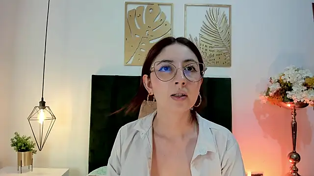 Emilywatsonn online show from 14, 12, 2024