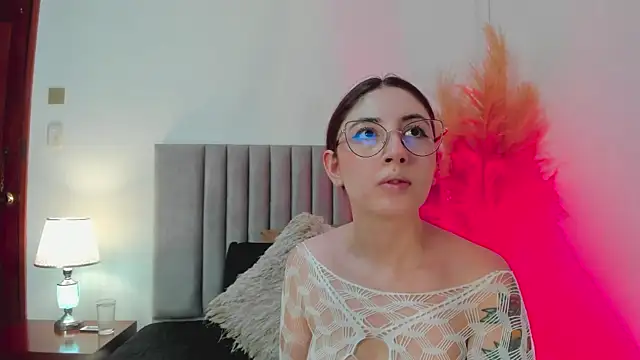 Emilywatsonn online show from 19, 12, 2024