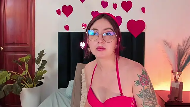 Emilywatsonn online show from 14, 2, 2025