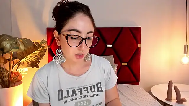 Emilywatsonn online show from 22, 11, 2025