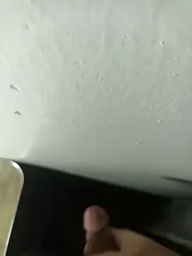 Snapshot of Hot_Boy_2004 chatting on 1, 1, 2025 Hot Boy 2004 online show from 1, 1, 2025