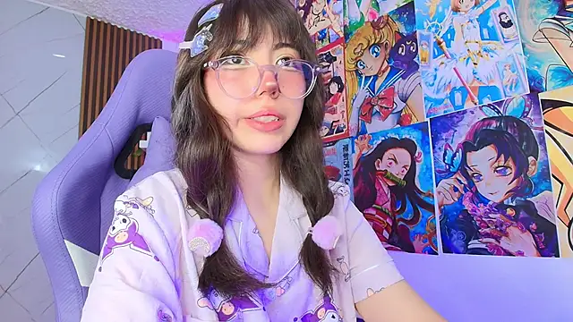 Snapshot of Purplee_Baby chatting on 18, 9, 2025 Purplee Baby online show from 18, 9, 2025