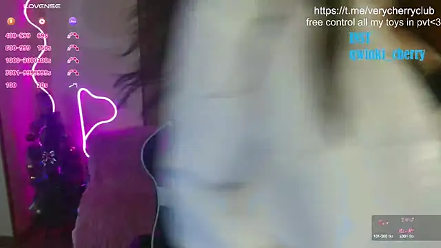 cherry crushhh online show from 30, 1, 2025