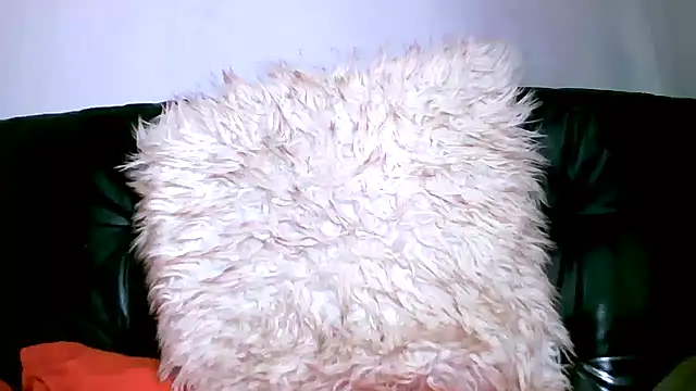 Bustypillows online show from 26, 2, 2025