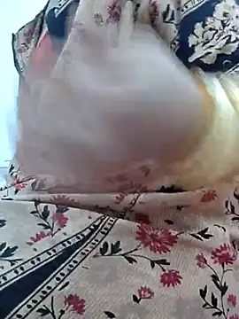 Snapshot of Aaradhya chatting on 20, 3, 2025 Aaradhya online show from 20, 3, 2025