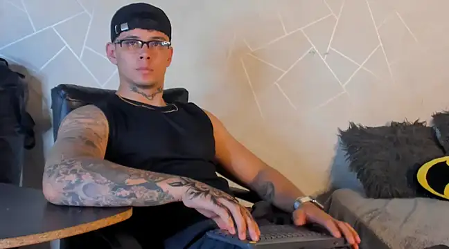 NoahhBrown online show from 19, 12, 2024