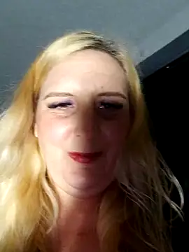 BecciDeluxe online show from 31, 1, 2026