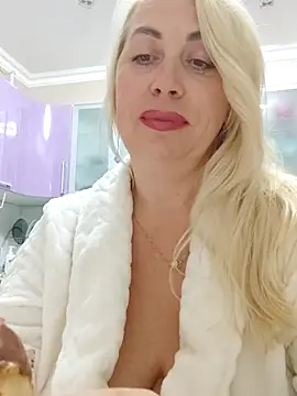 Snapshot of HotJanet chatting on 24, 10, 2025 HotJanet online show from 24, 10, 2025
