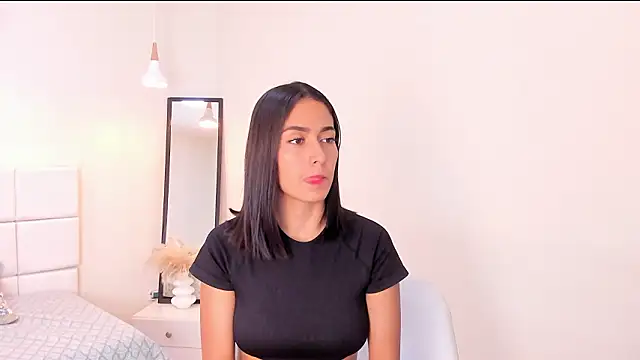 Snapshot of your_khloe chatting on 4, 3, 2026 your khloe online show from 4, 3, 2026