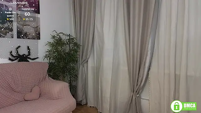 Snapshot of Charlotte_wow chatting on 21, 11, 2025 Charlotte wow online show from 21, 11, 2025