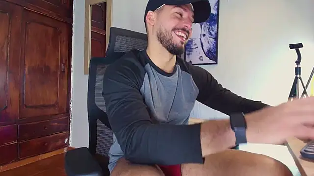 Snapshot of HenryBenso chatting on 9, 11, 2025 HenryBenso online show from 9, 11, 2025