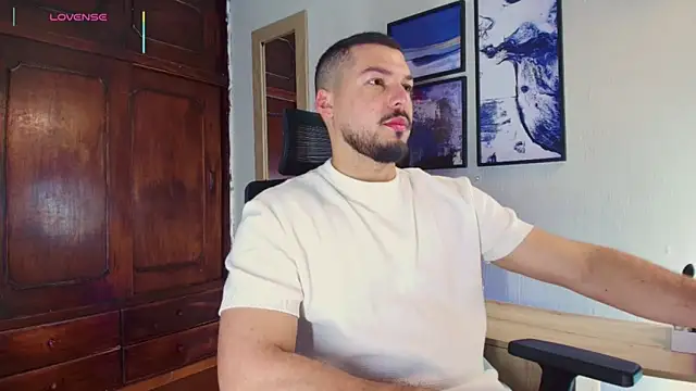 Snapshot of HenryBenso chatting on 15, 11, 2025 HenryBenso online show from 15, 11, 2025