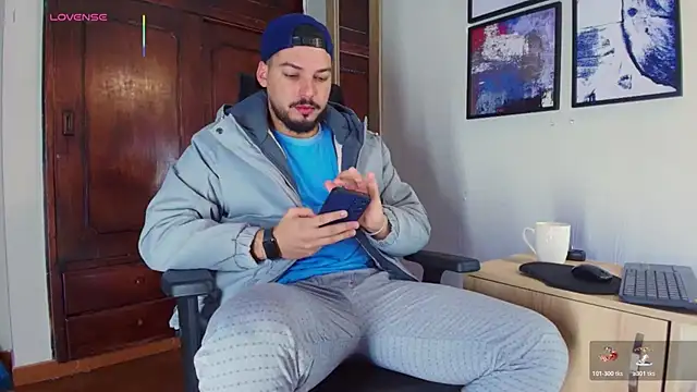 Snapshot of HenryBenso chatting on 16, 11, 2025 HenryBenso online show from 16, 11, 2025