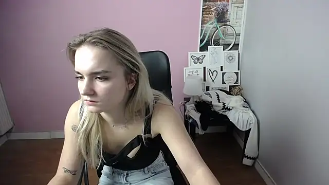 Snapshot of viktoria_lovely chatting on 16, 12, 2024 viktoria lovely online show from 16, 12, 2024