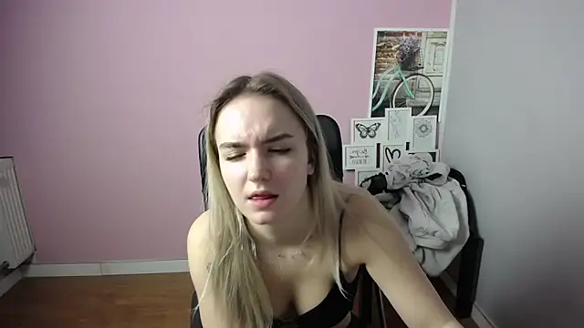 Snapshot of viktoria_lovely chatting on 17, 1, 2025 viktoria lovely online show from 17, 1, 2025