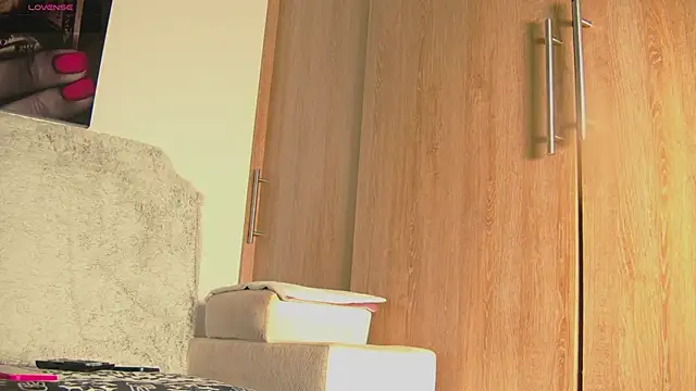 Snapshot of aidaadams chatting on 9, 10, 2025 aidaadams online show from 9, 10, 2025