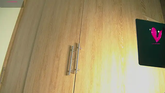 Snapshot of aidaadams chatting on 29, 10, 2025 aidaadams online show from 29, 10, 2025