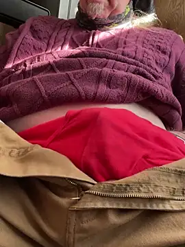 Snapshot of Helmut1971 chatting on 21, 12, 2025 Helmut1971 online show from 21, 12, 2025