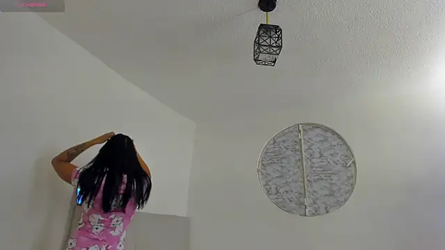 IsabelaVanegas  online show from 2, 12, 2025