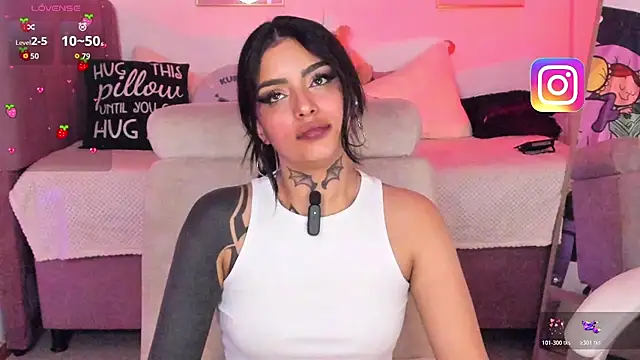 Snapshot of Hinataw33d01 chatting on 26, 11, 2025 Hinataw33d01 online show from 26, 11, 2025