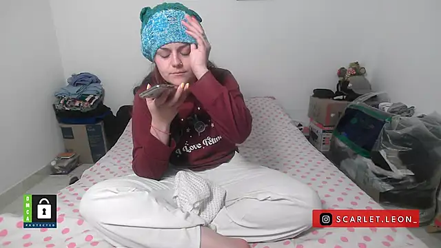 Scarletleon77 online show from 20, 10, 2025