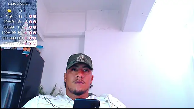 yosoy enzo2020 online show from 18, 12, 2024