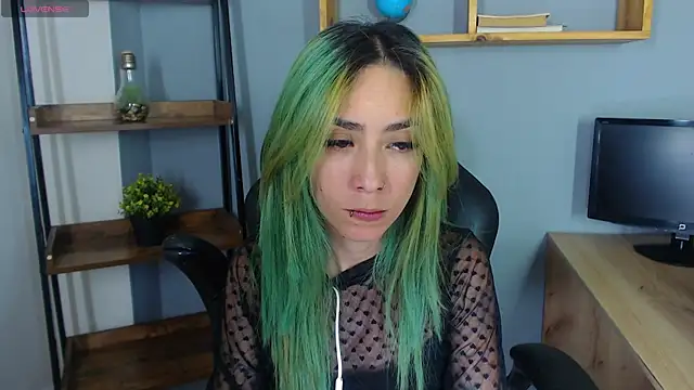 Erika Stevens online show from 2, 11, 2025