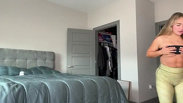 ElenaErickson online show from 12, 3, 2025