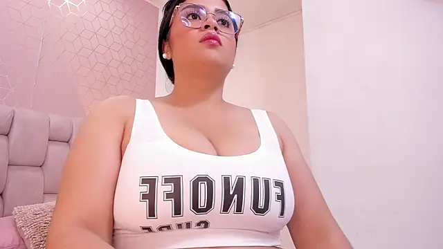 Emilyboobss online show from 18, 1, 2025